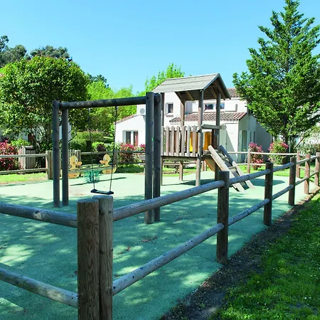 Comfort La Napoule Village 아파트호텔